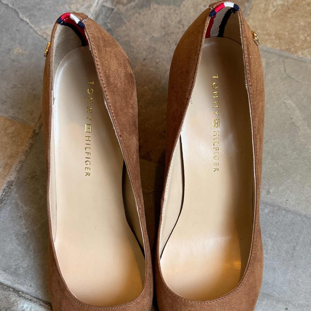 Tommy Hilfiger Brown Suede Pointed-Toe Pumps - Picture 4 of 11